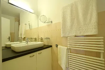 Vantačići 1-Bedroom Apartment with Balcony