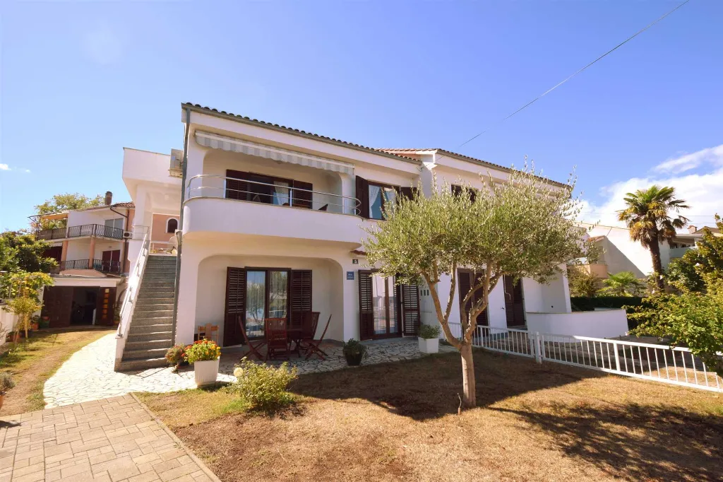 Vantačići 1-Bedroom Apartment with Balcony