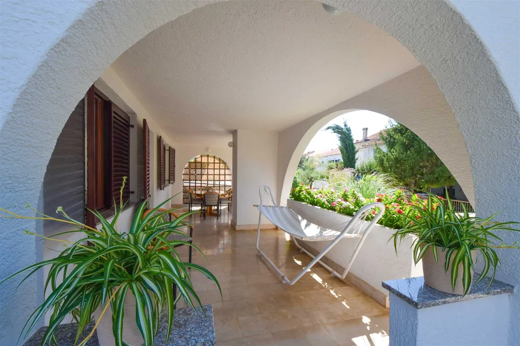 Two-Bedroom Apartment in Malinska for 4 Guests