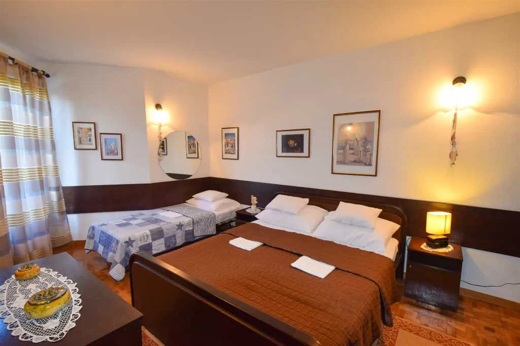 Two-Bedroom Apartment in Malinska for 4 Guests
