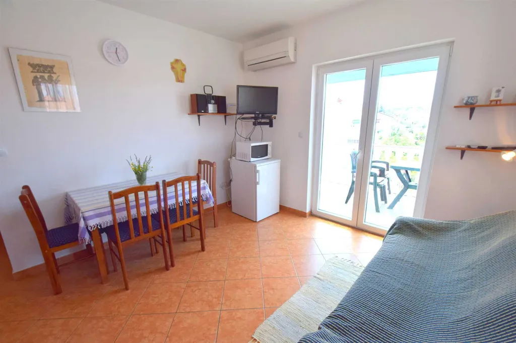 Malinska Apartment with Balcony for Up to 4 Guests