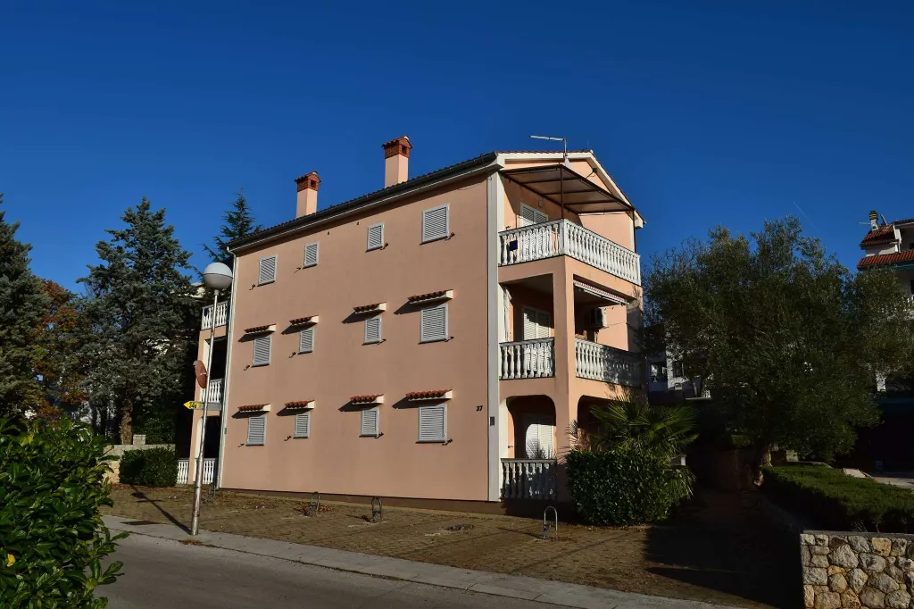 Malinska Apartment with Balcony for Up to 4 Guests