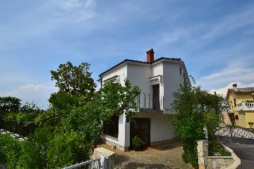 Malinska 2-Bedroom Apartment for Up to 4 Guests