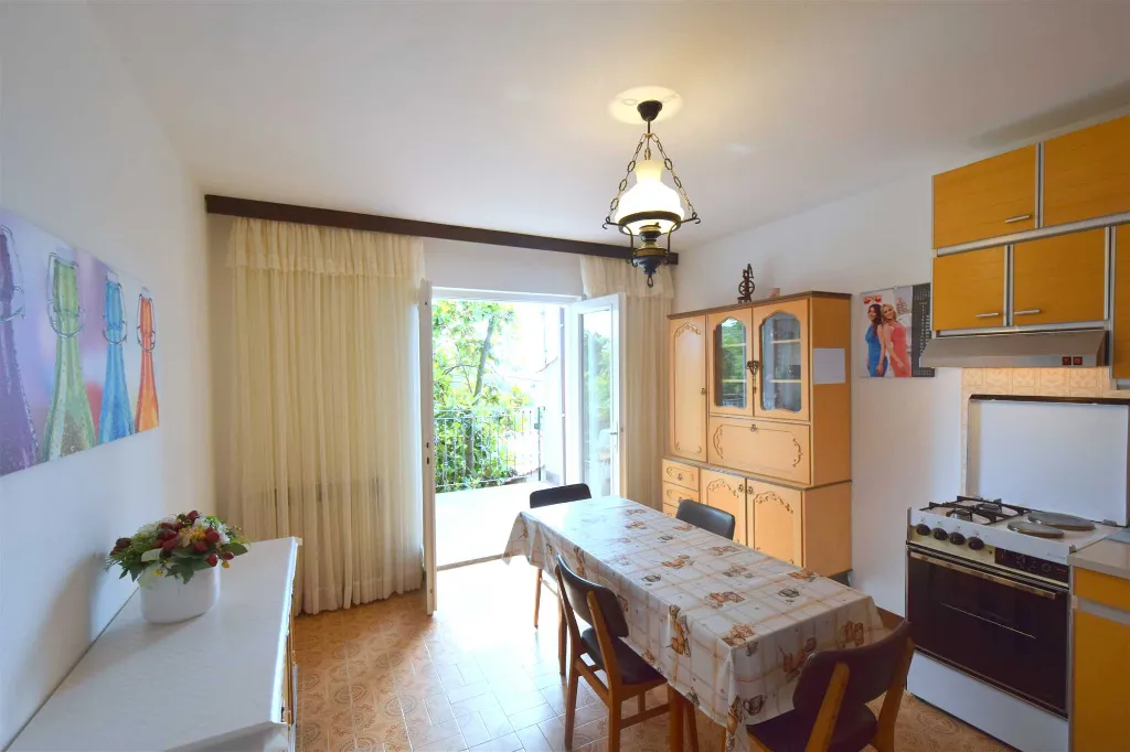 Malinska 2-Bedroom Apartment for Up to 4 Guests