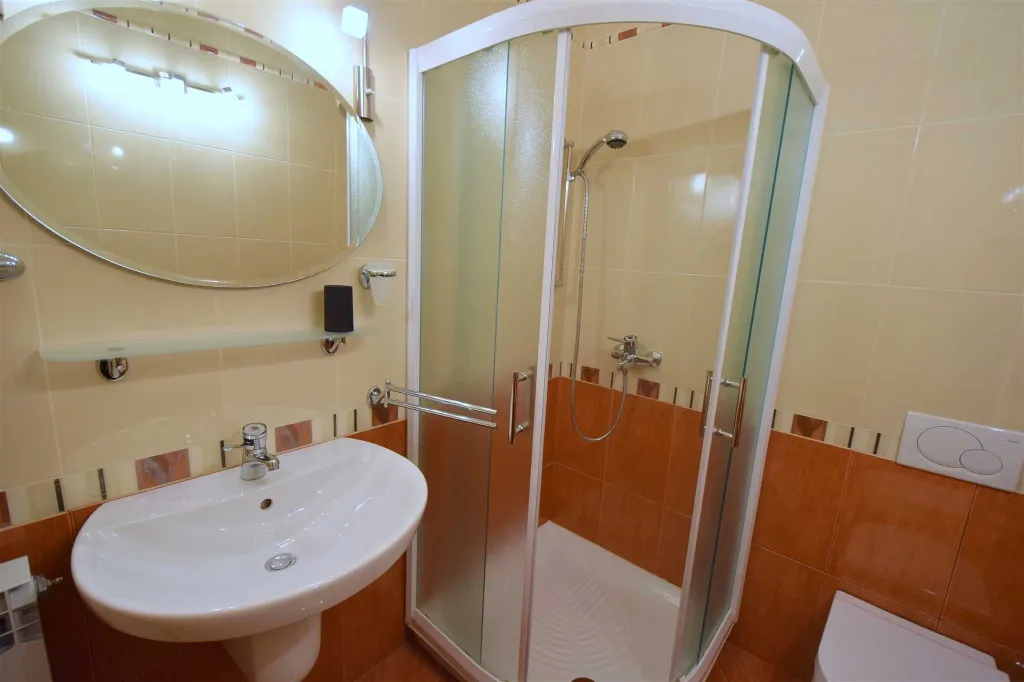 Malinska 2-Bedroom Apartment for Up to 4 Guests
