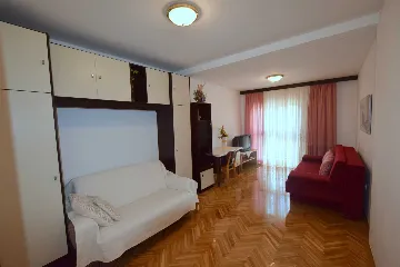 Malinska 2-Bedroom Apartment for Up to 4 Guests