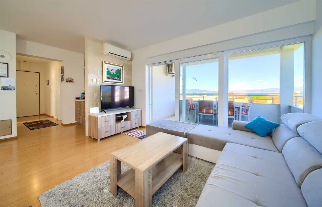 2-Bedroom Apartment with Sea View in Malinska