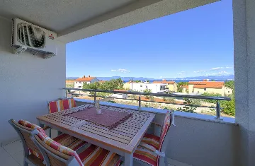 2-Bedroom Apartment with Sea View in Malinska