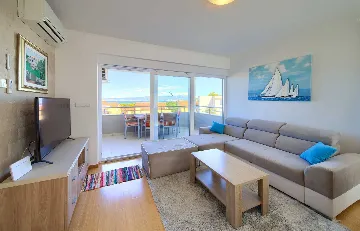 2-Bedroom Apartment with Sea View in Malinska