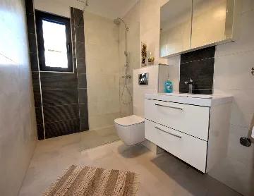 Modern 2-Bedroom Apartment with Terrace in Porat