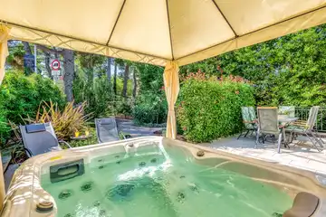 Malinska Holiday House with Jacuzzi Terrace