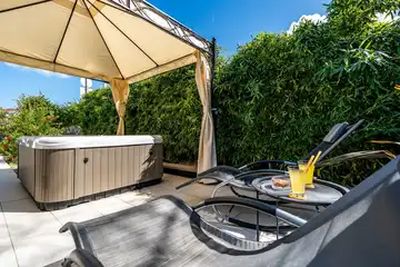 Malinska Holiday House with Jacuzzi Terrace