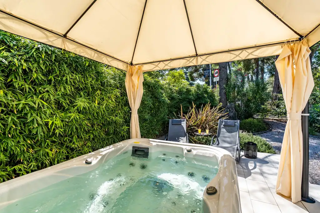 Malinska Holiday House with Jacuzzi Terrace