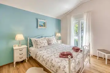 Malinska Holiday House with Jacuzzi Terrace