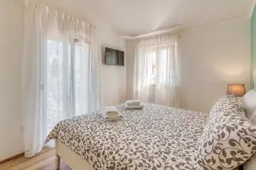 Malinska Holiday House with Jacuzzi Terrace