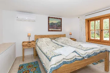 Dobrinj Villa for 14 with Private Pool and Barbecue