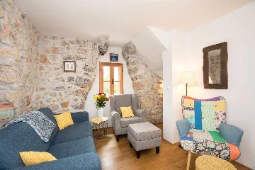 Dobrinj Villa for 14 with Private Pool and Barbecue