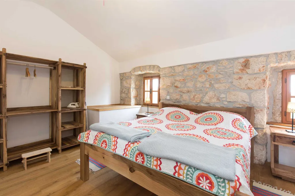 Dobrinj Villa for 14 with Private Pool and Barbecue