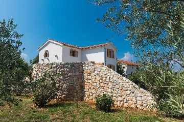 Dobrinj Villa for 14 with Private Pool and Barbecue