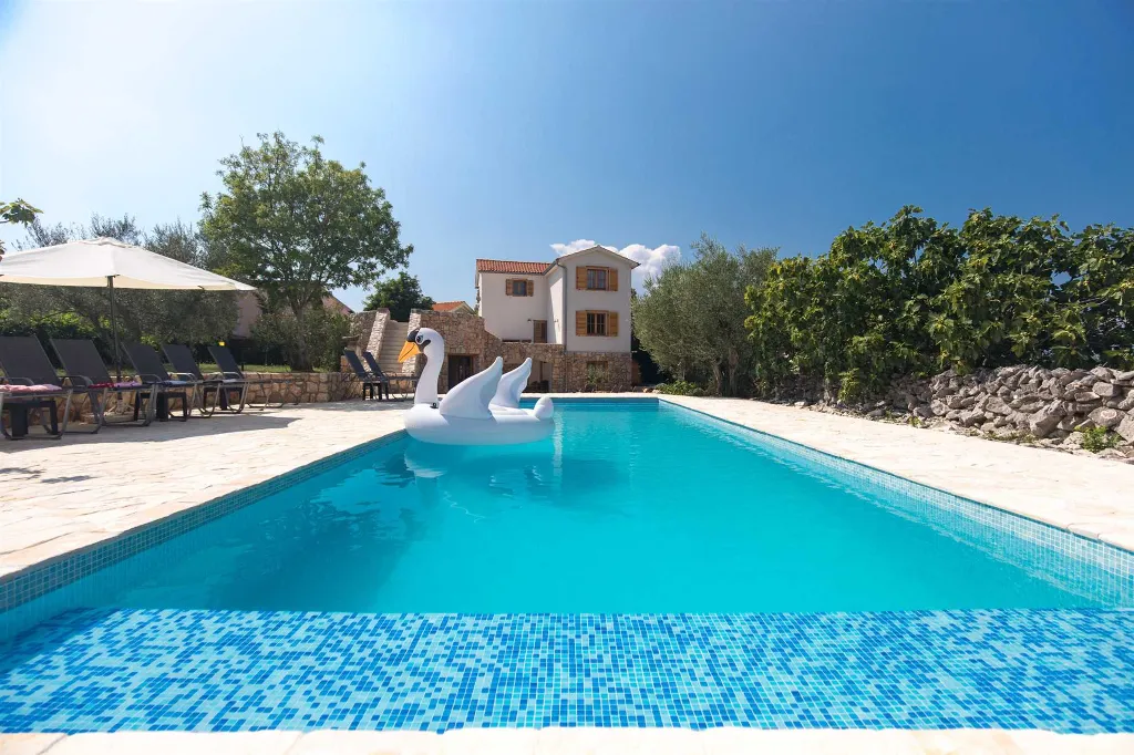 Dobrinj Villa for 14 with Private Pool and Barbecue