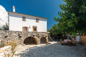 Dobrinj Villa for 14 with Private Pool and Barbecue