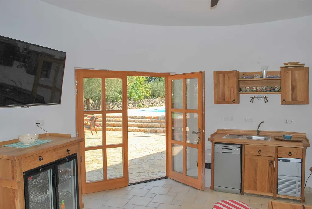Dobrinj Villa for 14 with Private Pool and Barbecue