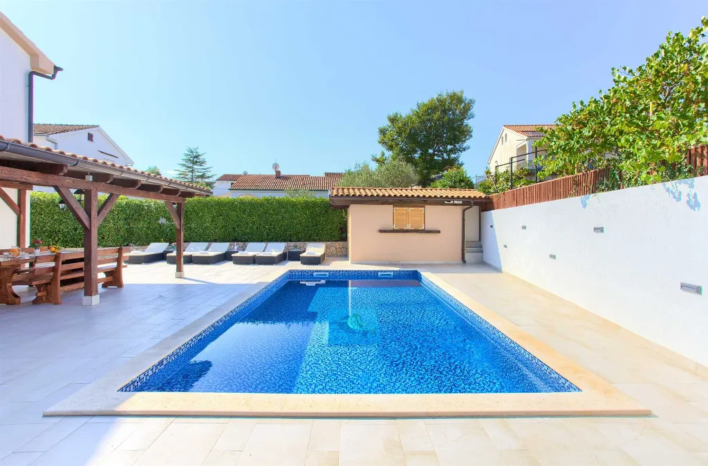 Villa in Malinska–Vantačići with Heated Pool