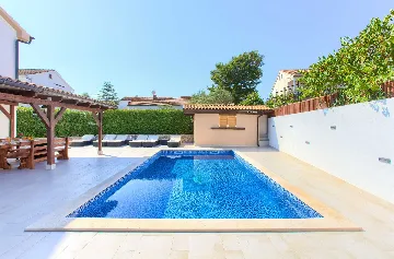 Villa in Malinska–Vantačići with Heated Pool