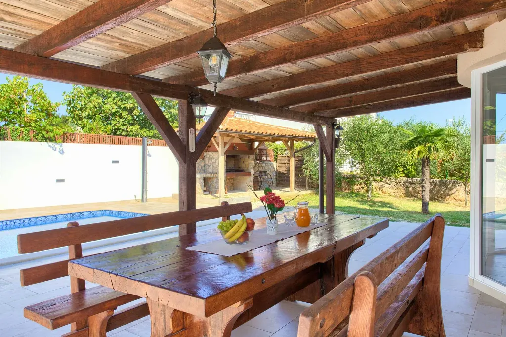 Villa in Malinska–Vantačići with Heated Pool