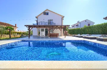 Villa in Malinska–Vantačići with Heated Pool