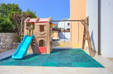 Villa in Malinska–Vantačići with Heated Pool