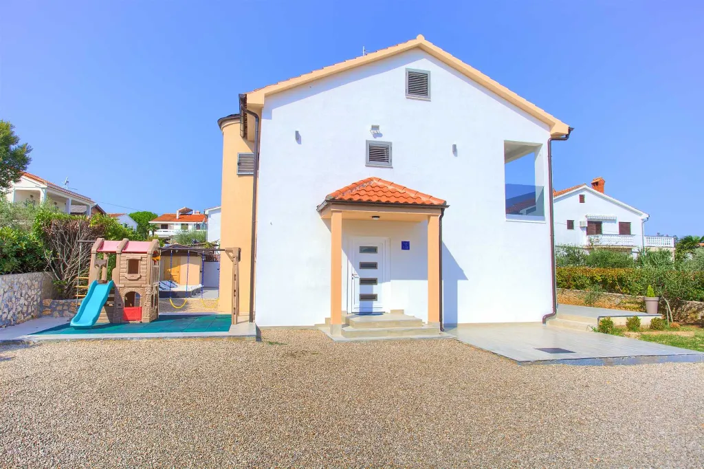 Villa in Malinska–Vantačići with Heated Pool