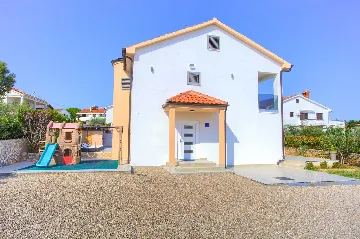 Villa in Malinska–Vantačići with Heated Pool