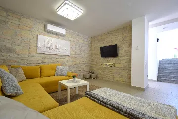 Villa in Malinska–Vantačići with Heated Pool