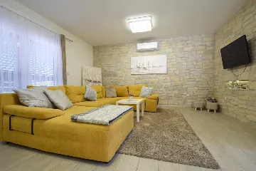 Villa in Malinska–Vantačići with Heated Pool