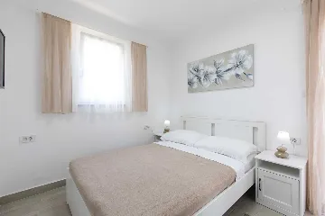 Villa in Malinska–Vantačići with Heated Pool