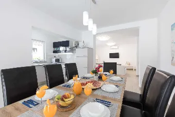 Villa in Malinska–Vantačići with Heated Pool