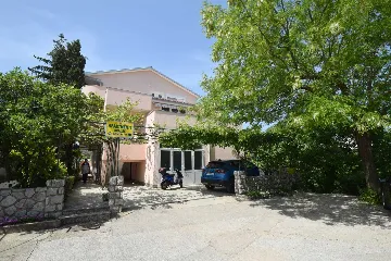 Krk 2-Bedroom Apartment with 10 m² Terrace