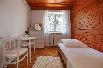 2-Bedroom Apartment in Krk with Terrace