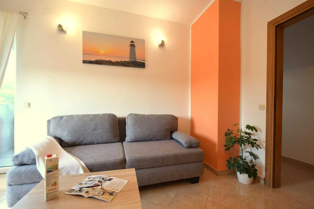 Gabonjin Apartment for 4 Guests with Balcony