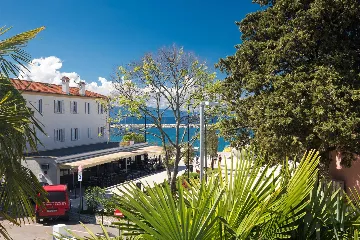 Malinska 2-Bedroom Apartment with Seaview