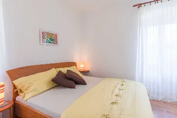 Malinska 2-Bedroom Apartment with Seaview