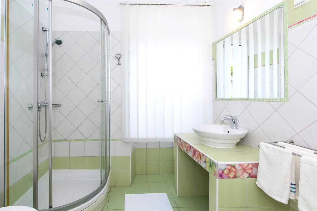 Malinska 2-Bedroom Apartment with Seaview