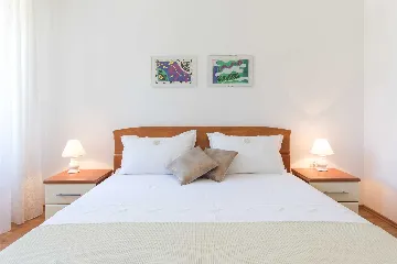 Malinska 2-Bedroom Apartment with Seaview