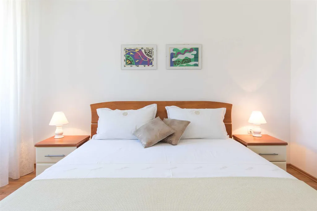 Malinska 2-Bedroom Apartment with Seaview