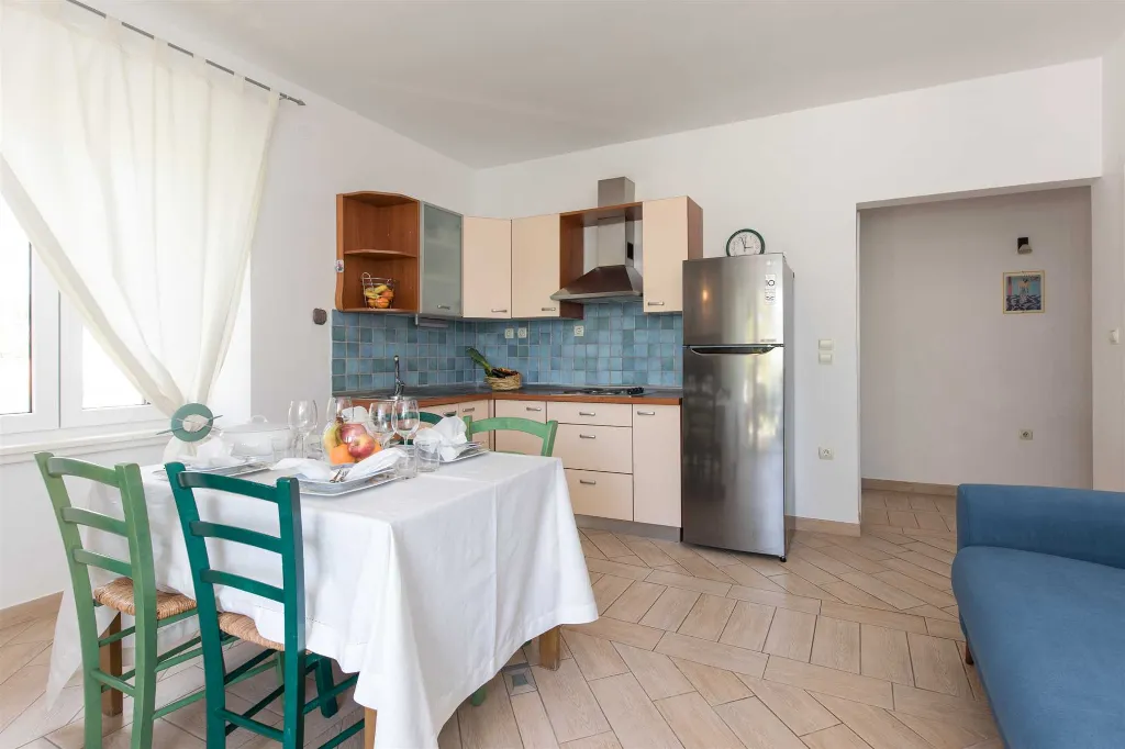 Malinska 2-Bedroom Apartment with Seaview