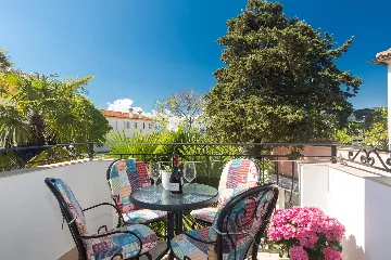 Malinska 2-Bedroom Apartment with Seaview