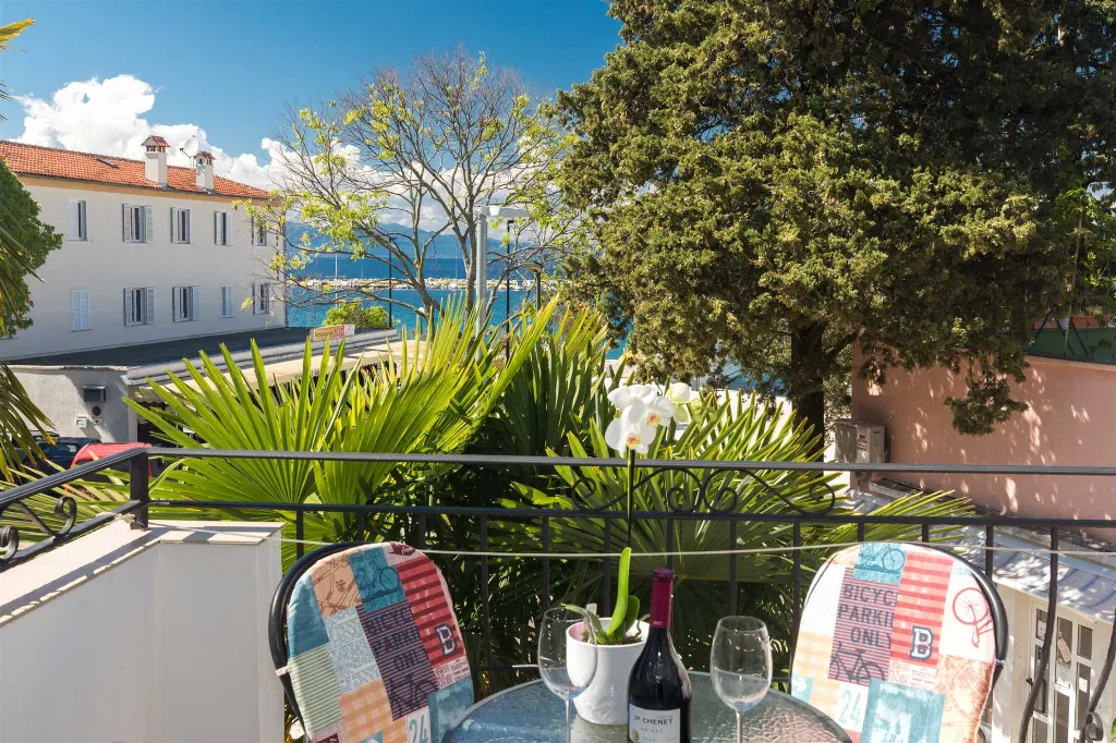 Malinska 2-Bedroom Apartment with Seaview