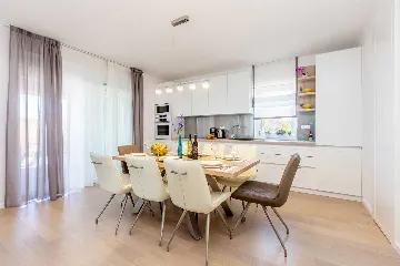 Pool & Jacuzzi Villa for 10 Guests in Malinska - Ljutići