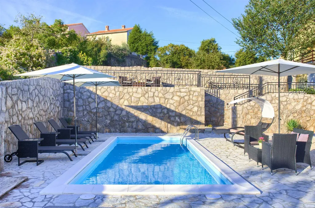4-Bedroom Villa with Private Pool in Krk - Vrh